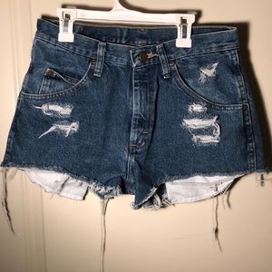 Wrangler High Waisted Jean Shorts Distressed sz 29